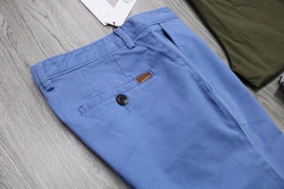 Quần kaki Lacoste