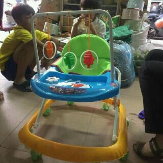 Xe tròn tập đi cho bé