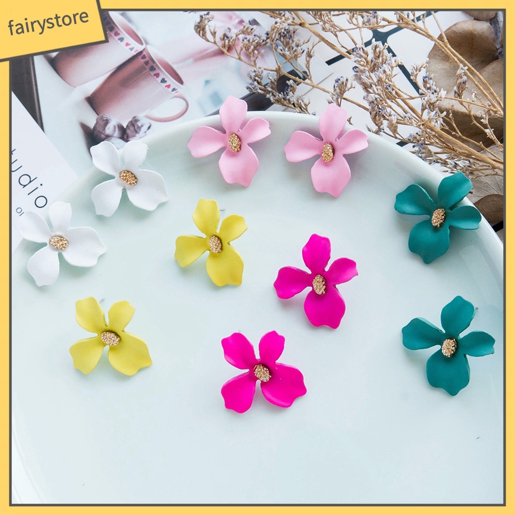 Khuyên tai mặt hình hoa xinh xắn dễ thương dành cho nữ