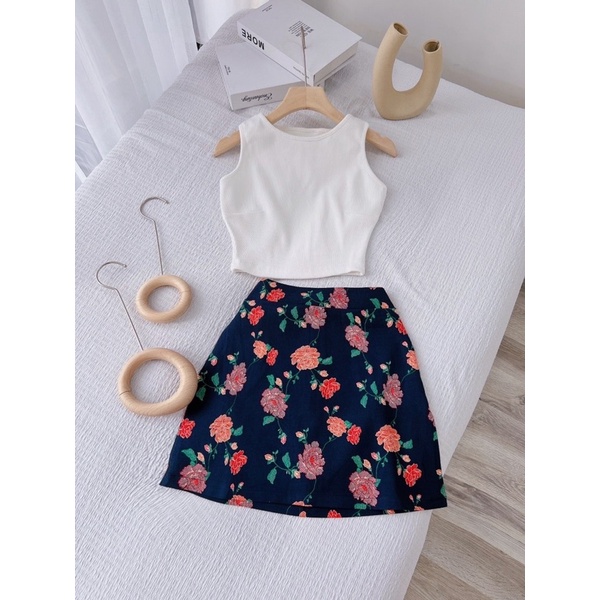Set đồ nữ đi chơi áo croptop trắng kèm chân váy hoa