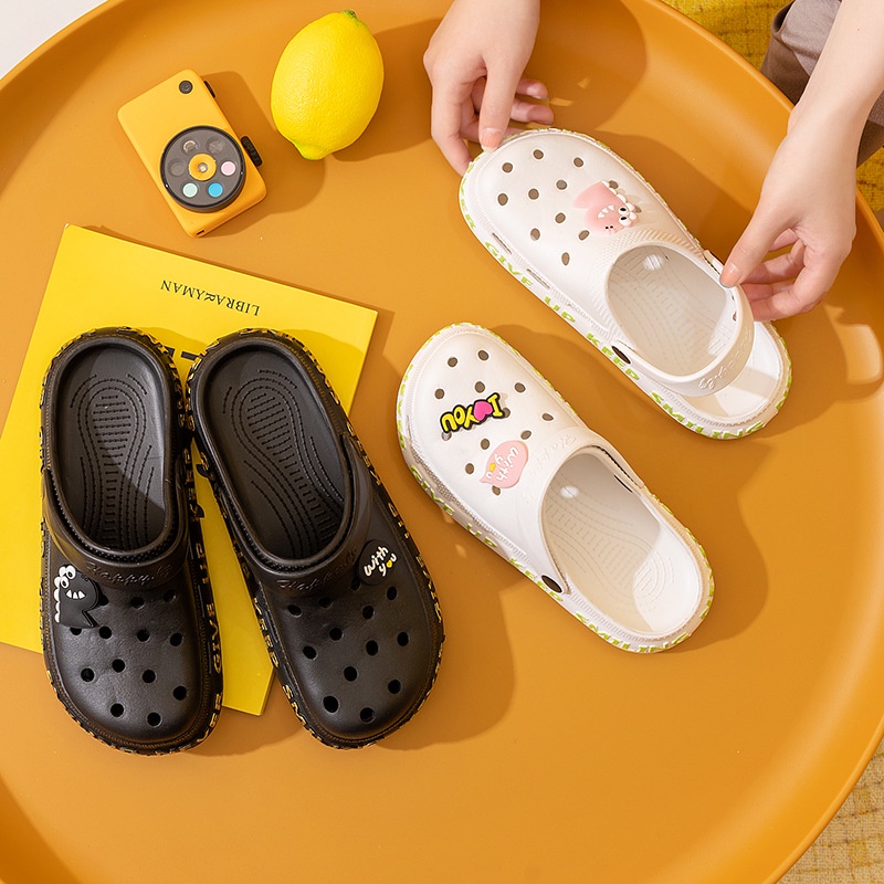 Qi Dashun Giày Đục Lỗ Thoáng Khí Chống Trượt Họa Tiết Hoạt Hình Dễ Thương Thời Trang Mùa Hè Cho Nam Và Nữ FT6284