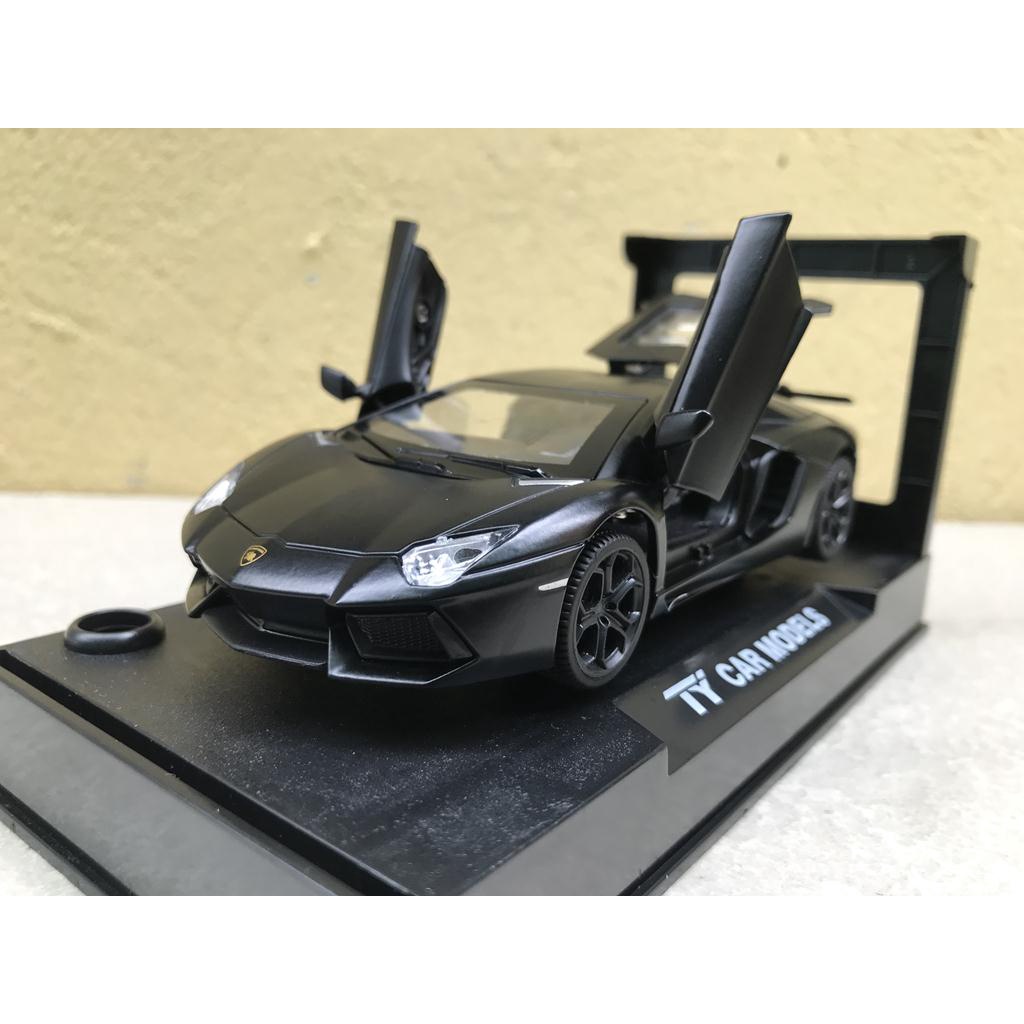 Mô hình xe Lamborghini Aventador LP740 1:32