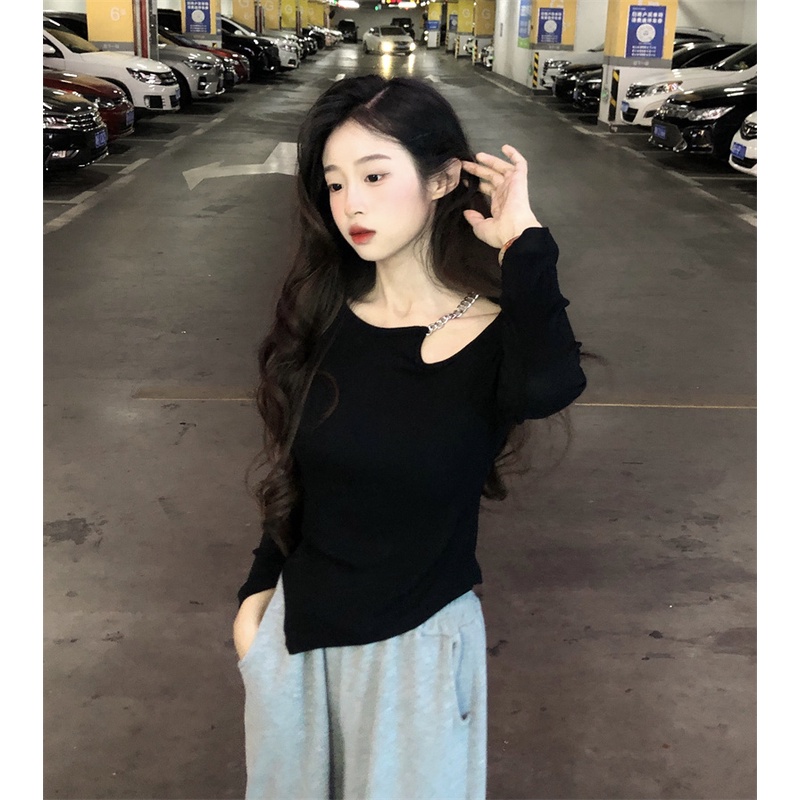Áo thun nữ tay dài hở vai màu đen quyến rũ