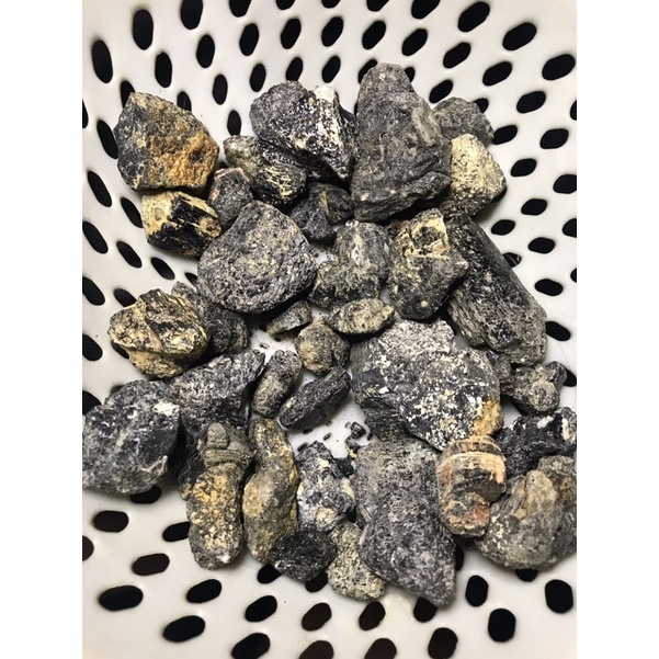 Đá thô thanh tẩy Black Tourmaline