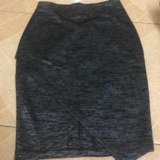 CHân váy bút chì vạt chéo