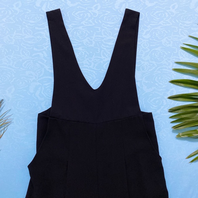 Quần yếm đen dài giả váy ống siêu rộng size L | BigBuy360 - bigbuy360.vn