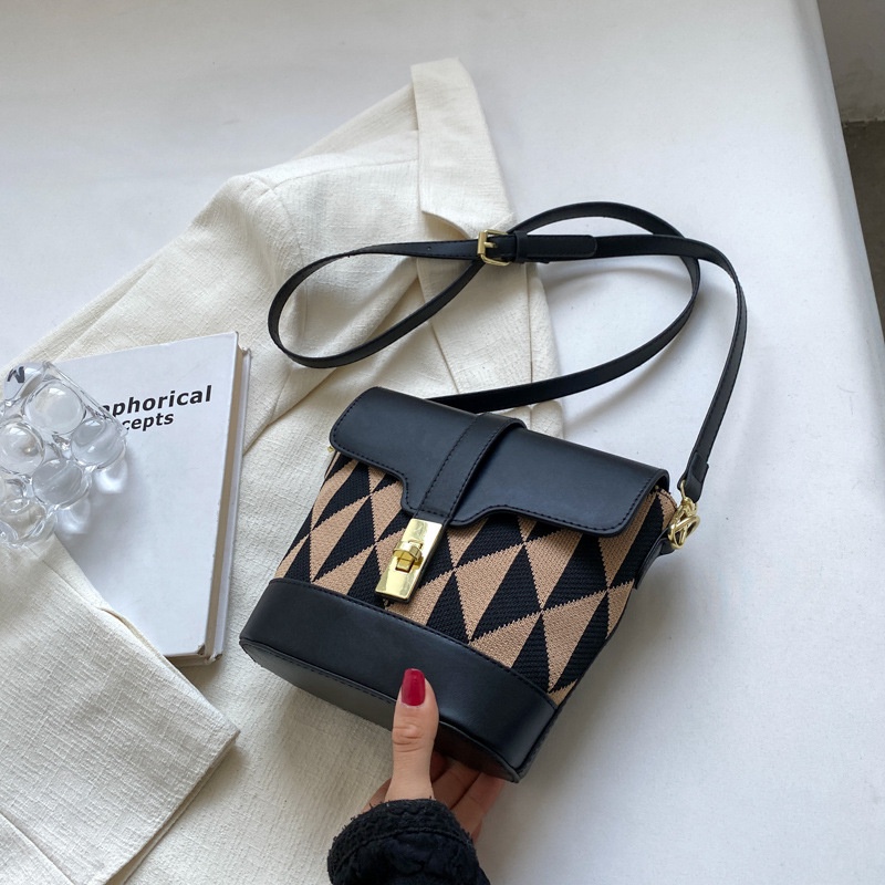 Túi Đeo Chéo Nữ Dễ Phối Đồ