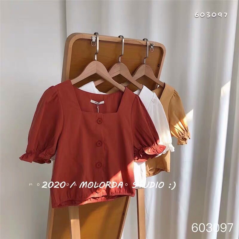 áo kiểu cổ vuông phối nút ngắn tay