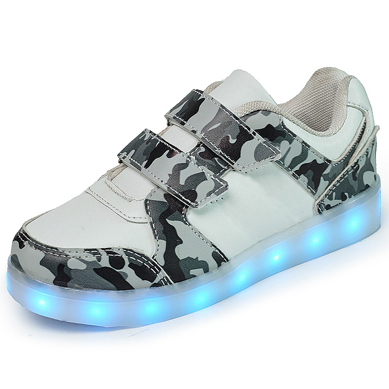 Giày sẽ tỏa sáng trên mạng vào mùa xuân năm 2020 Đèn sạc USB cho cậu bé giày trẻ em đèn bảng giày cô gái