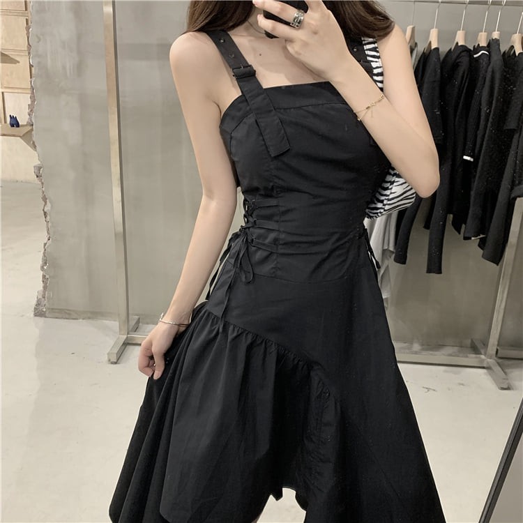 Váy hai dây tầng cực tôn dáng - Váy hai dây bản to đen Bape lệch tầng bèo có dây rút bụng chỉnh eo freesize | BigBuy360 - bigbuy360.vn