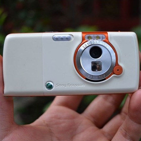 Điện Thoại Sony Ericsson W800i Nữ Hoàng Nhạc Số