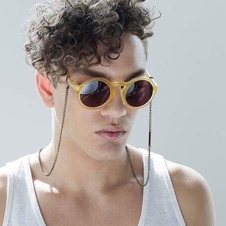 Dây đeo kính hot trend sành điệu