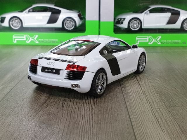 Mô hình Xe Audi R8 1/24 Welly Trắng