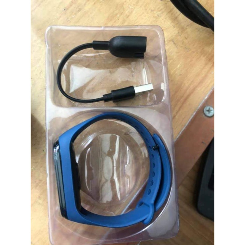 Đồng hồ thông minh Xiaomi_Miband  TT dây đeo màu ngẫu nhiên theo hộp