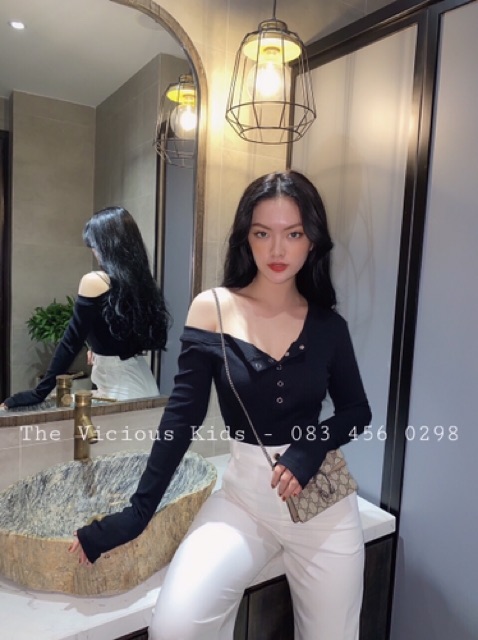 Lệch Vai Nút Bấm Tay Dài