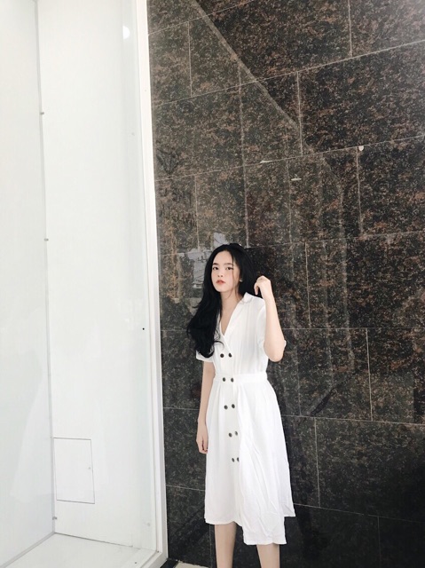 Đầm Maxi nút gỗ cổ vest hai  màu vàng/ trắng LOVI