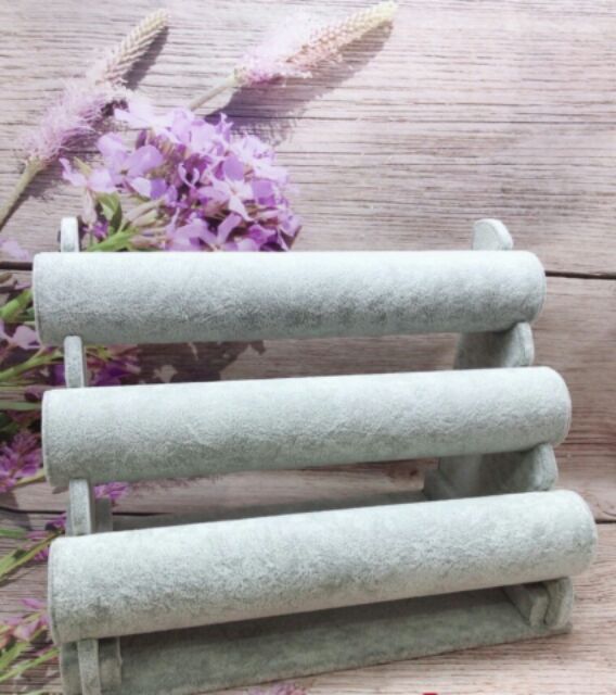 Kệ để vòng 3 tầng