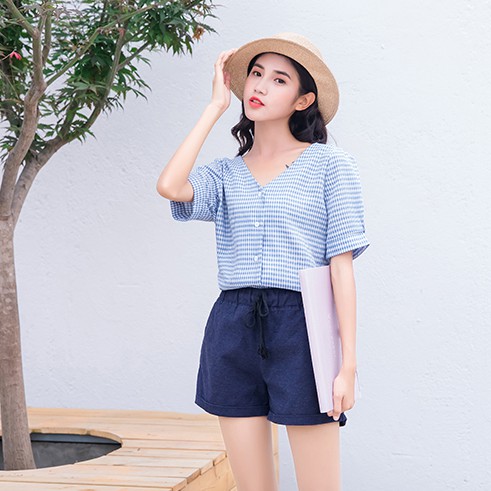 Áo nữ kẻ nhỏ cổ V trẻ trung sm190