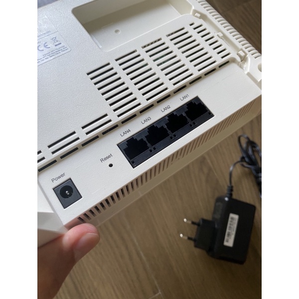 Modem Phát Wifi Quang Gigabit FPT G-97RG3 , 3 Râu Ngầm , 4 Cổng LAN