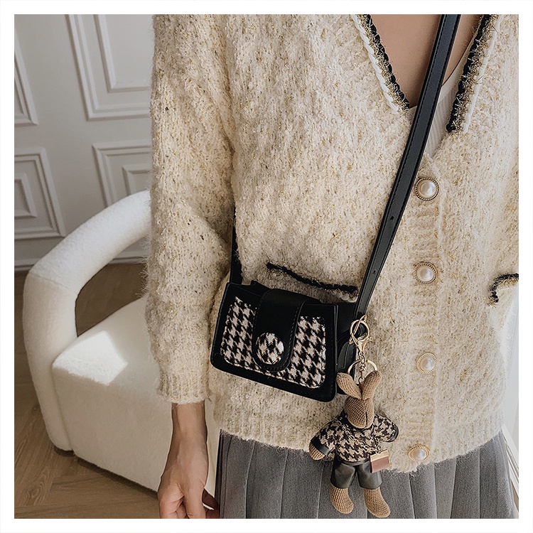 Túi đeo chéo thiết kế đơn giản thời trang mới