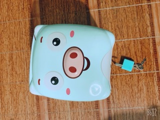 Két sắt đựng tiền