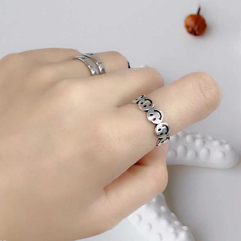 Nhẫn nam nữ bằng kim loại họa tiết mặt cười thời trang