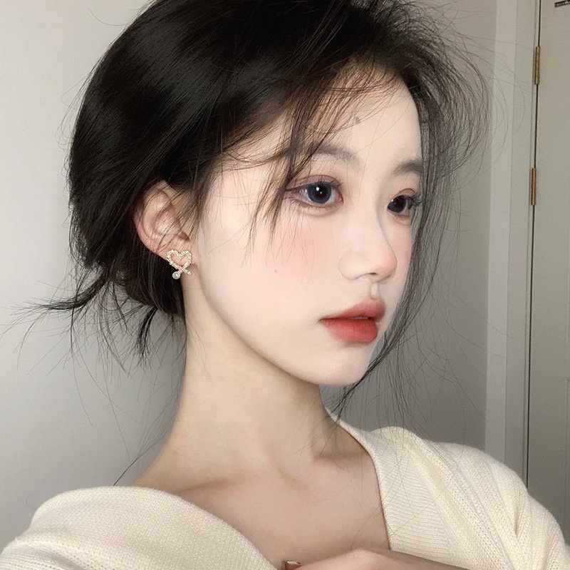 Đôi Bông Tai Hình Trái Tim Đính Ngọc Trai Thời Trang Cho Nữ