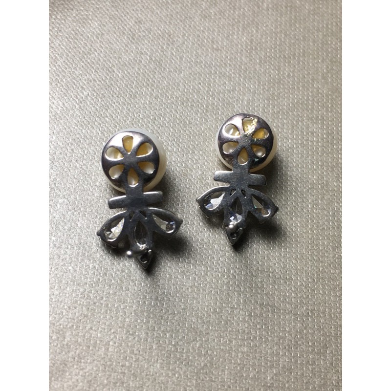 Bông tai xỏ đính trai thật và rhinestone