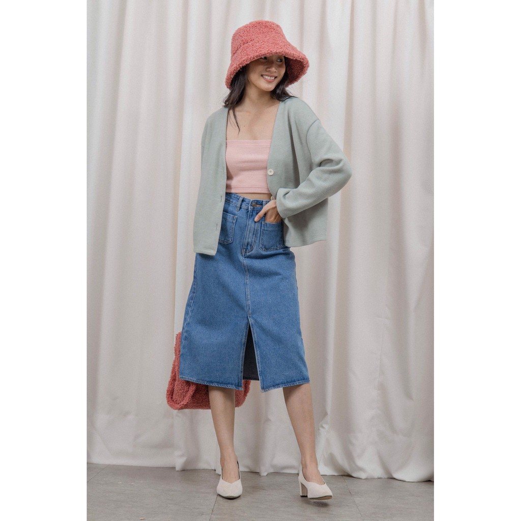 LIBÉ - Chân váy jeans dài 2 túi đắp màu xanh nhạt | BigBuy360 - bigbuy360.vn