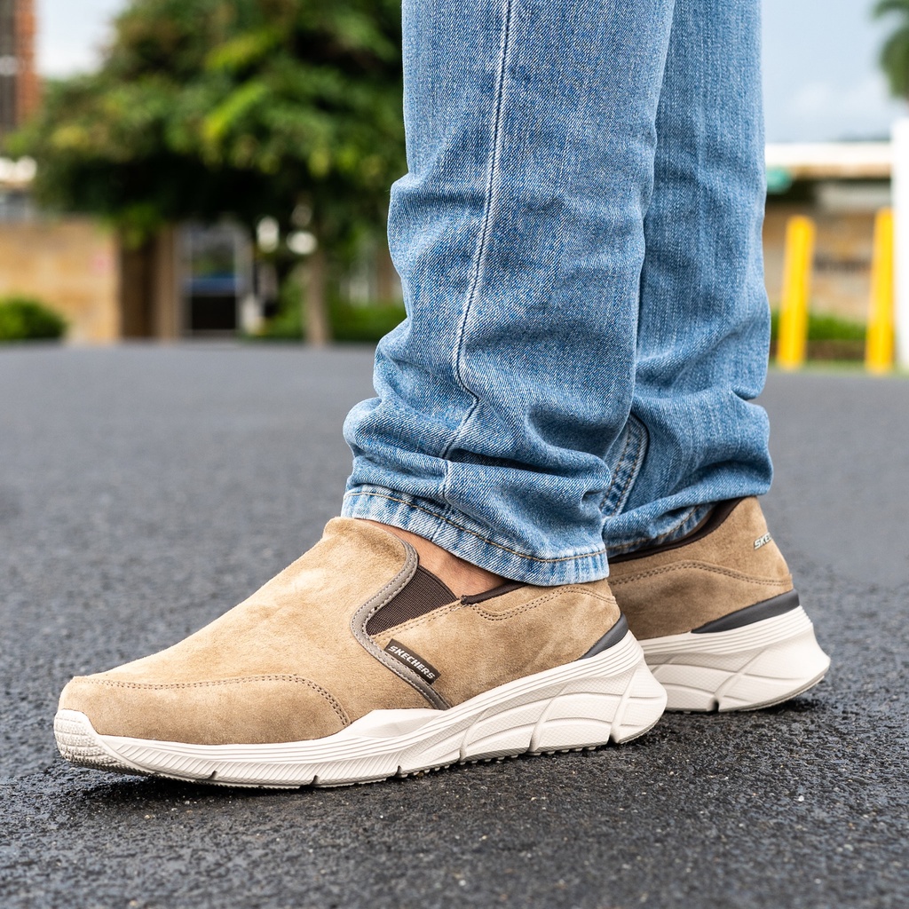 giày thể thao nam skechers màu nâu da bò xỏ chân