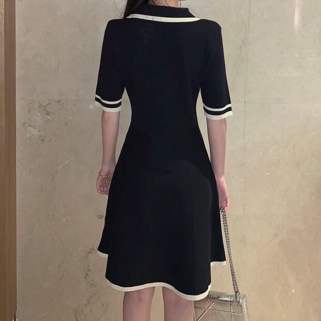 Bigsize Đầm cổ vest phối cúc viền màu len montoghi tay ngắn