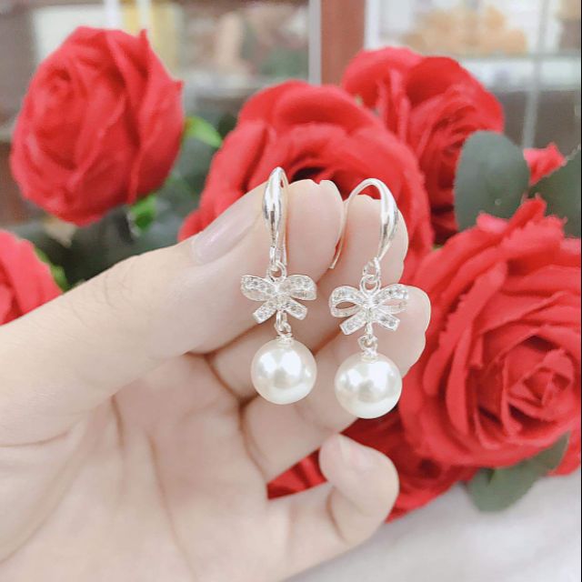 Bông tai nơ bạc treo ngọc trai giả