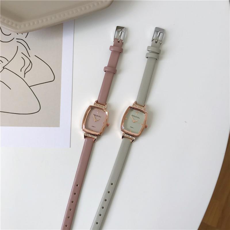 Đồng hồ nữ thích hợp nhỏ và tinh tế của Pháp / đồng hồ đeo tay sinh viên gió mùa hè tính khí retro đồng hồ dây vuông cổ điển