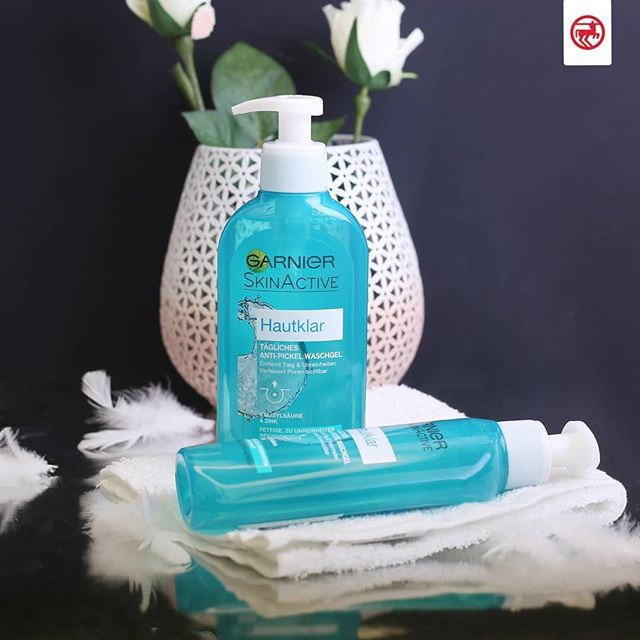 Sữa Rửa Mặt Garnier Hautklar Cho Da Mụn, 200ml - Đức