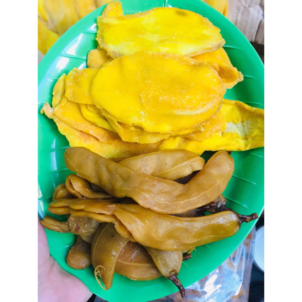300g xoài chín sấy dẻo chua chua nhiều, ngọt nhè nhẹ và thơm mùi đặt trưng xoài