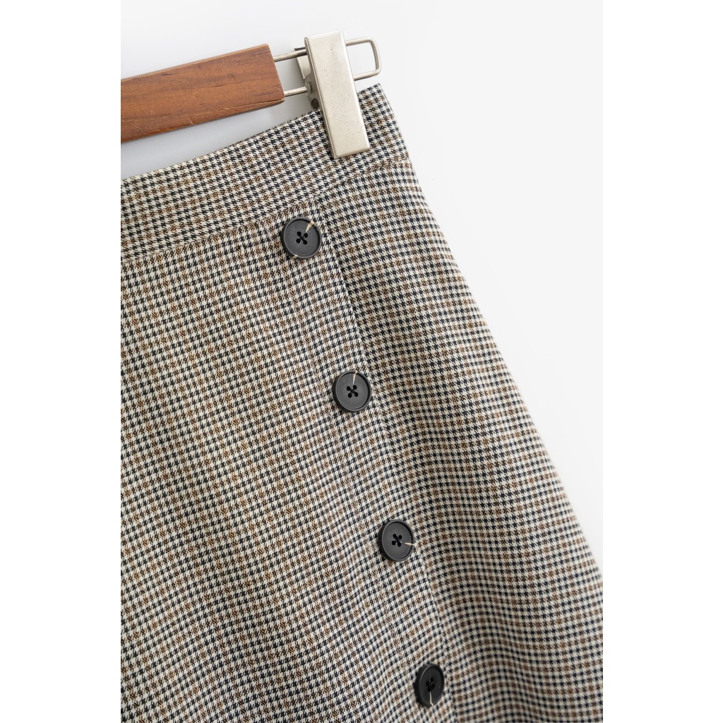 Chân váy kẻ xòe dáng dài nữ khuy lệch MADELEN