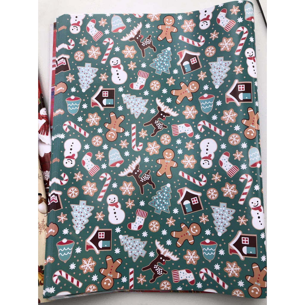 Giấy gói quà họa tiết Giáng sinh Noel loại cao cấp kích thước 75cm x 51cm