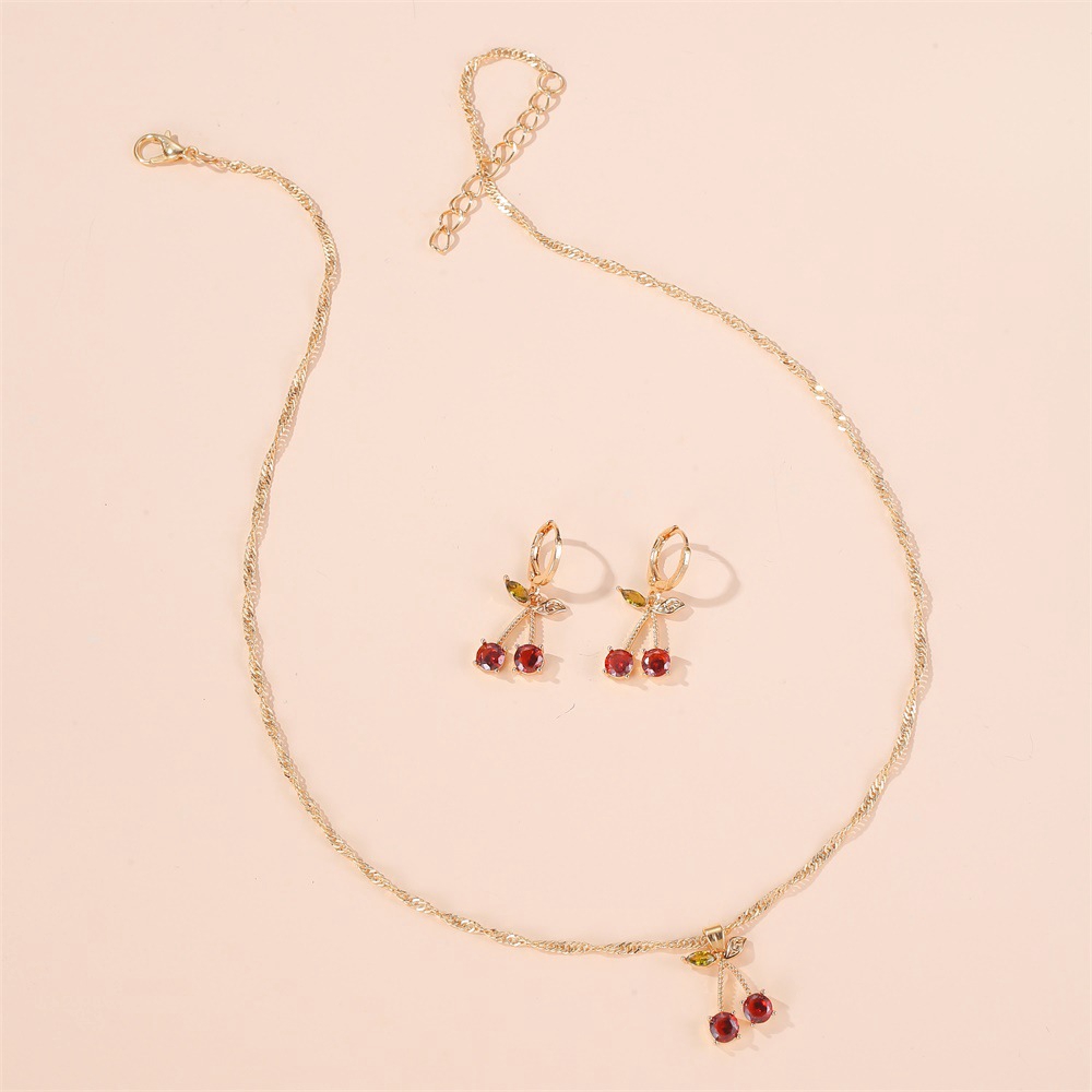 Bộ Trang Sức Gồm Dây Chuyền Và Bông Tai Mặt Quả Cherry Đính Pha Lê Đỏ Áo Thun Tay Ngắn Cổ Tròn In Hình Thời Trang Cá Tính