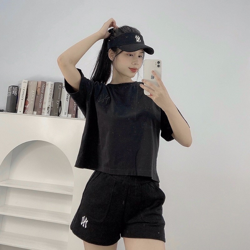 [SẴN/ảnh thật]Áo thun croptop mbl đen chất cotton Hàng Xuất