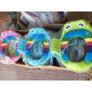 Miếng thu nhỏ bồn cầu có tay vịn hình ếch