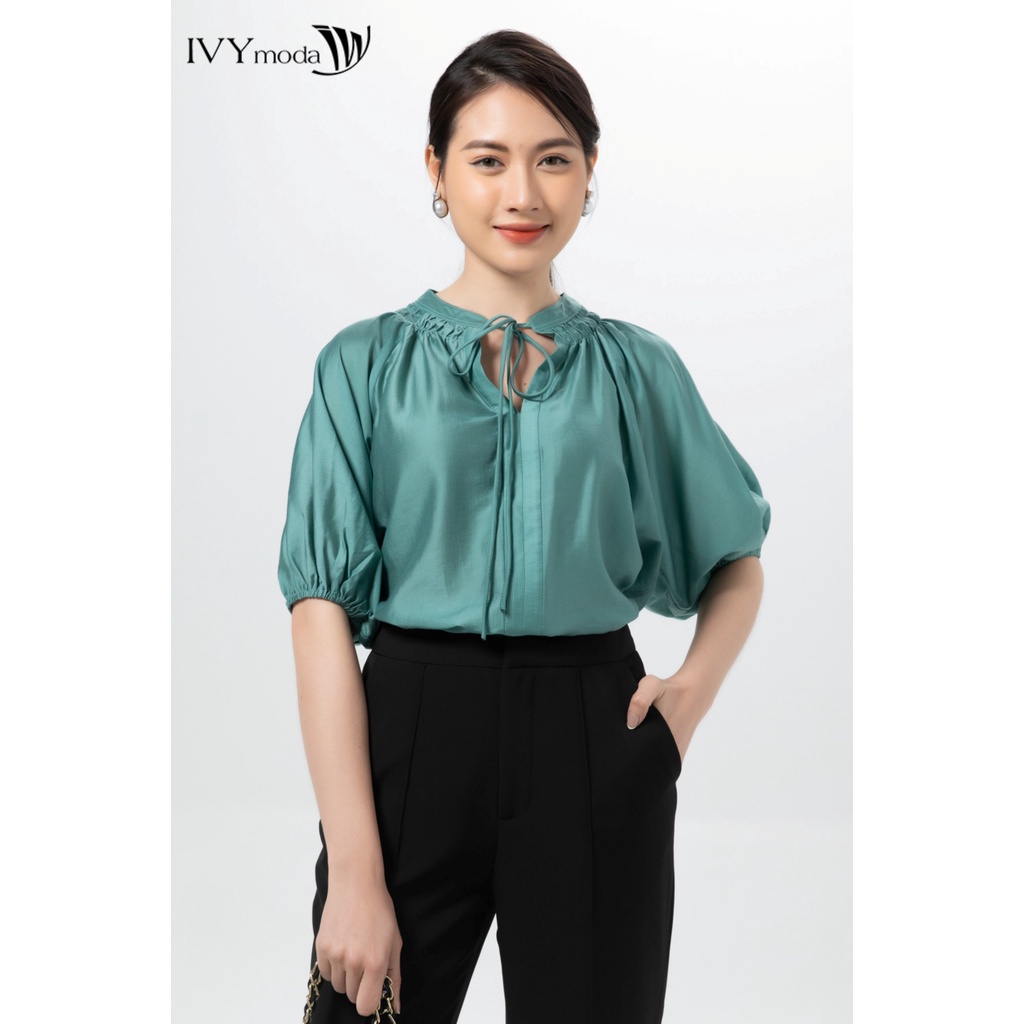 Áo lụa nữ cổ V phối dây IVY moda MS 16M7367