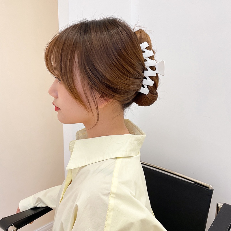 Women Korean INS Style Geometric Hollow Shark Grappling Clips / Girls Fashion Big Hair Claw