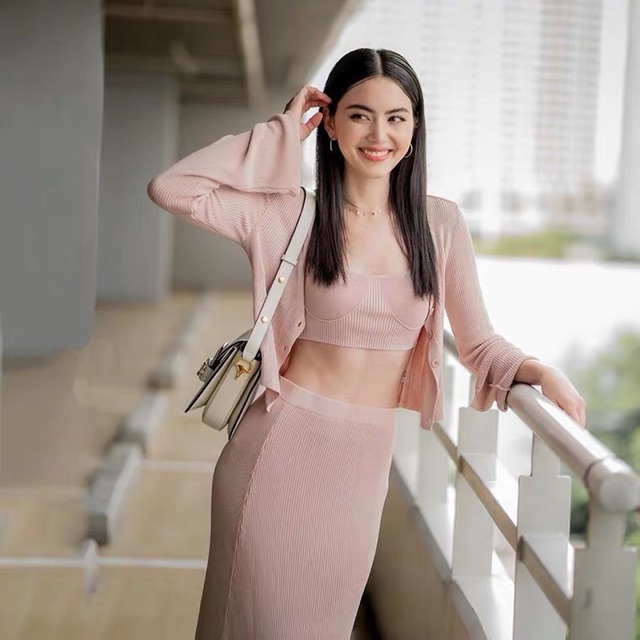 Set len ngọc trinh