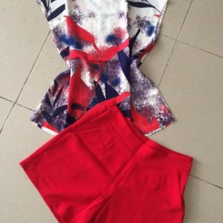 Set lá trúc đỏ thanh lịch.