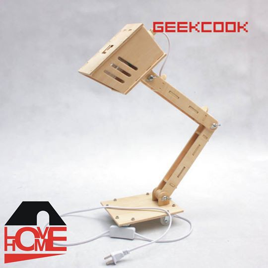 Đèn bàn lắp ghép bằng gỗ Geekcook