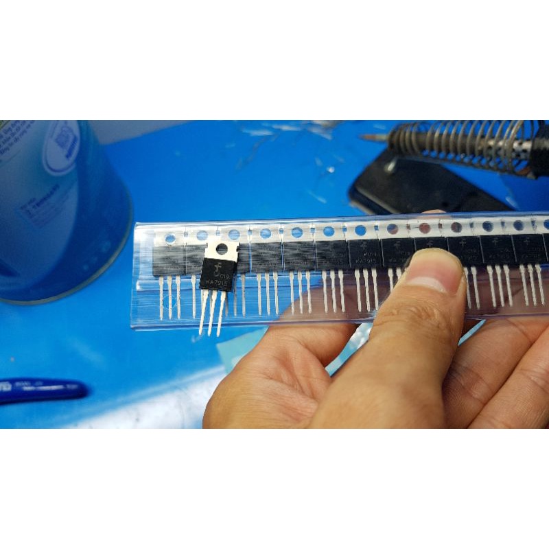 7805 7815 7915 7812 IC ổn áp