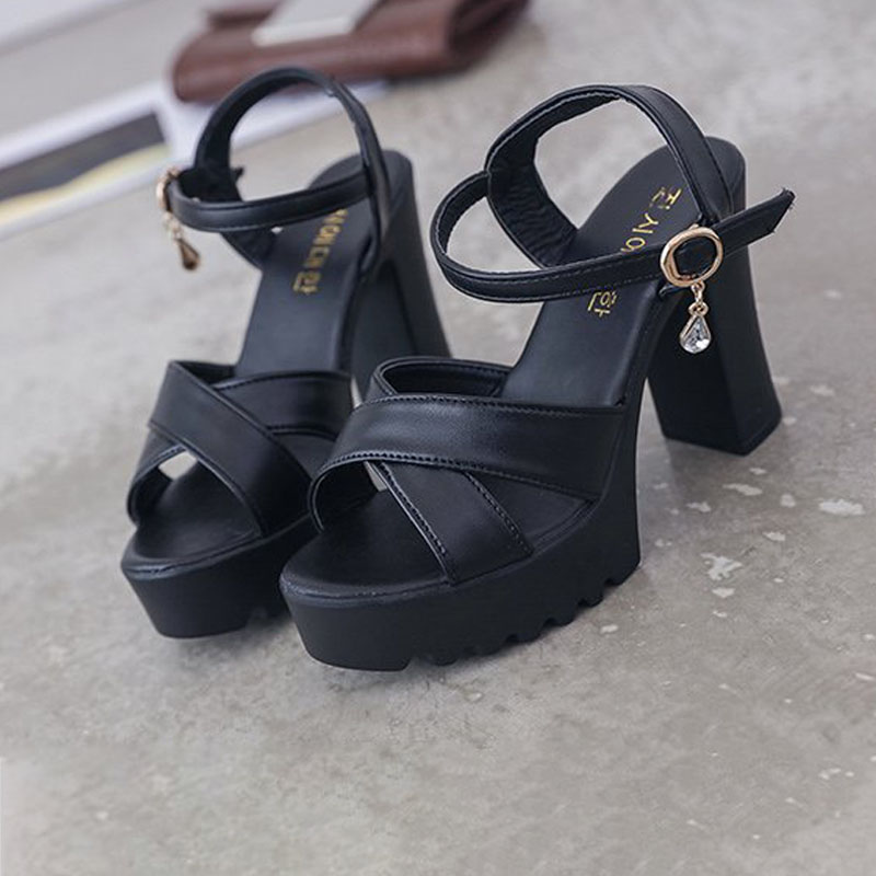 Sandal cao gót đế dày thiết kế dây đan chéo phong cách thời trang Hàn Quốc