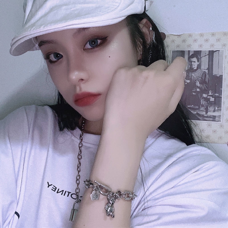 Vòng Tay Hình Gấu Phong Cách Harajuku Thời Trang Cho Nam Và Nữ 22208