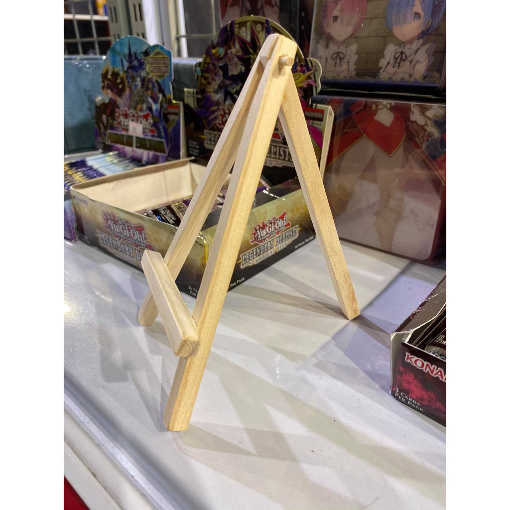 Chân đế gỗ trưng bày dành cho các loại bọc cứng bảo vệ