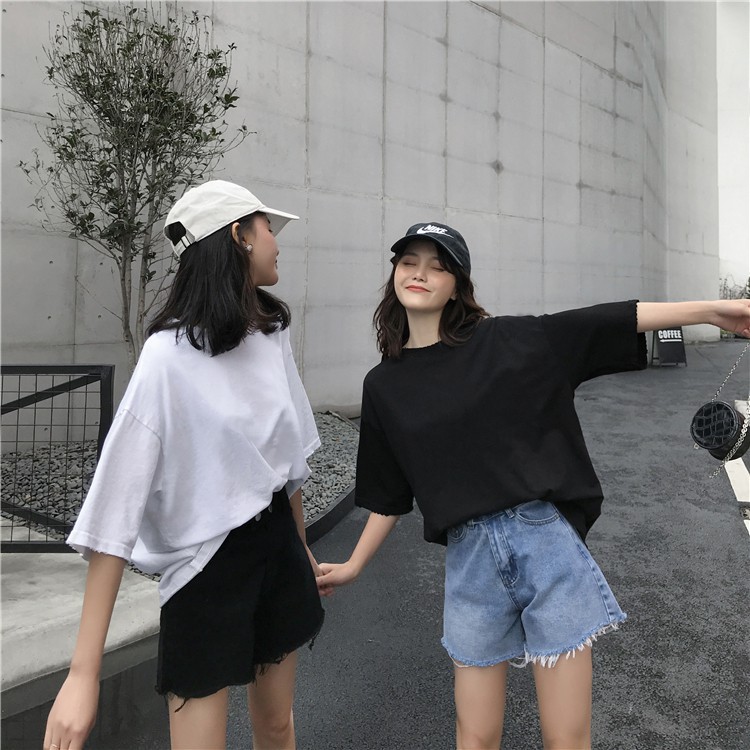 Áo thun trơn unisex tay lỡ dáng rộng basic đen trắng có size
